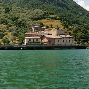 Di , Tavernola Bergamasca Italia
