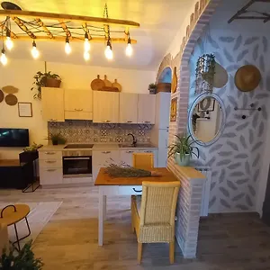 Casa Fiorita 22 , Porto Ceresio Italia