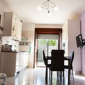 Appartamento Red House Tiburtina, Roma