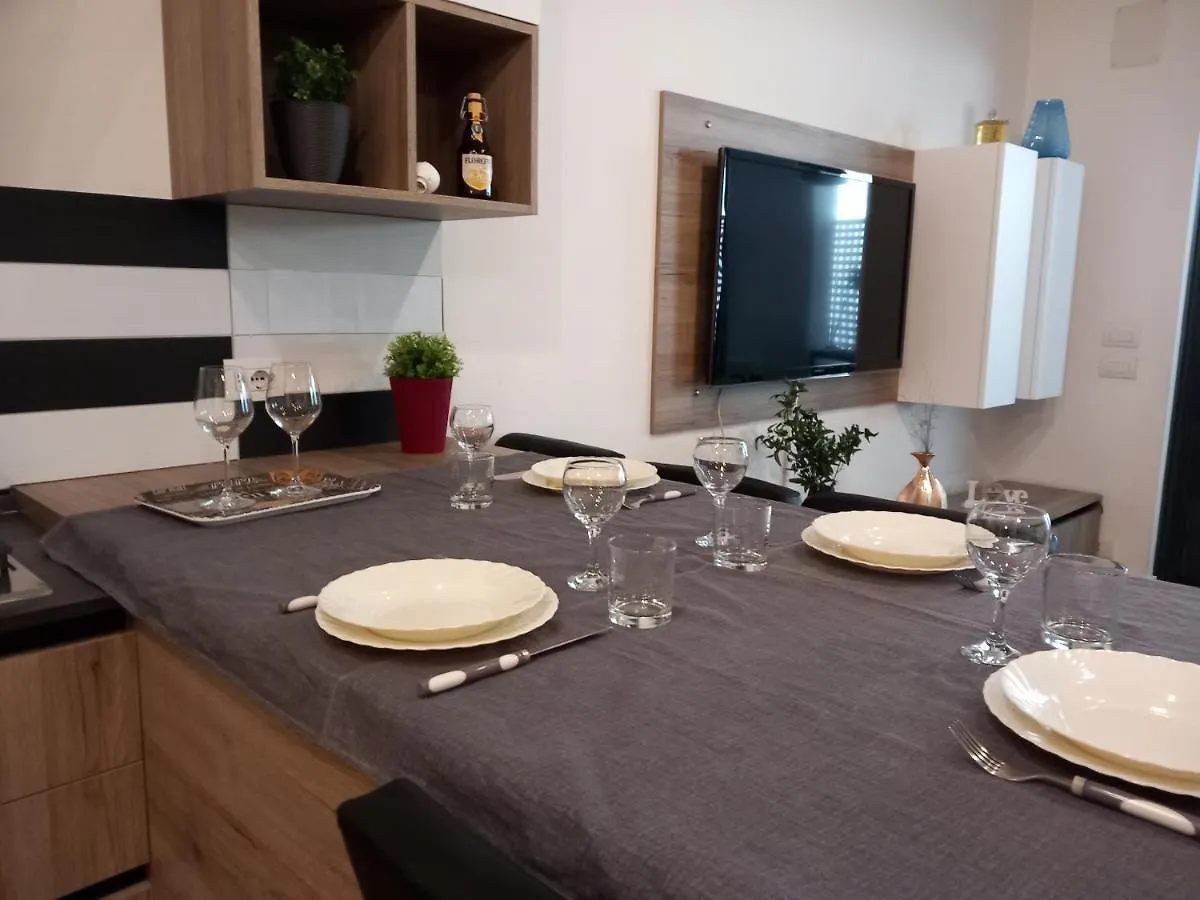 Rome 66 Apartments 0*,
